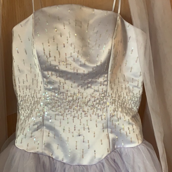 Light purple Prom/formal dress by Alyce. - Picture 2 of 8